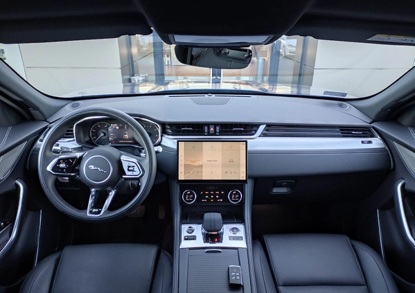 Jaguar F-Pace cena 269000 przebieg: 21126, rok produkcji 2022 z Orzysz małe 232